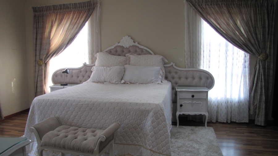 5 Bedroom Property for Sale in Nahoon Valley Park Eastern Cape